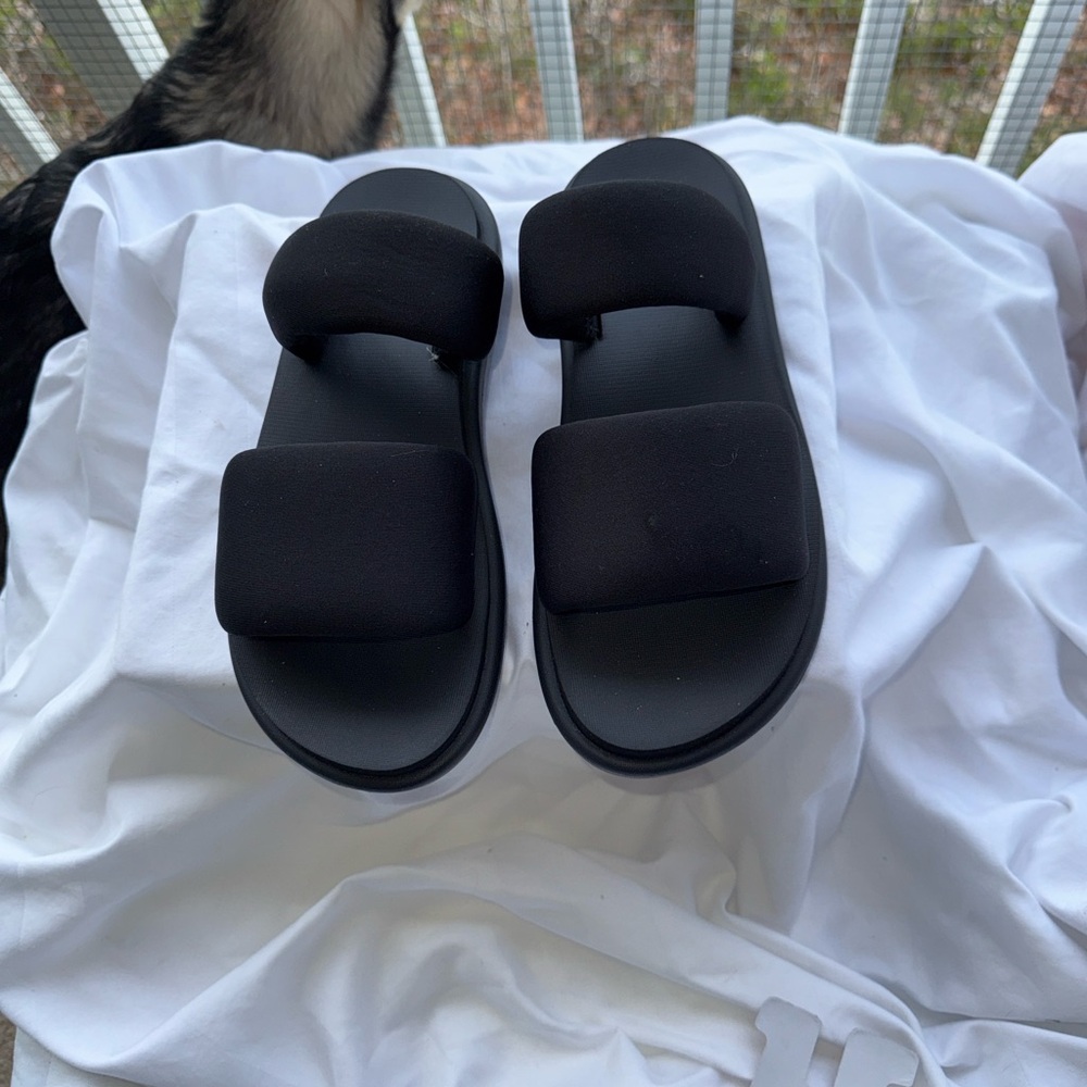 NWT - Koolaburra (UGG) Black Slide Sandals. These are soooo comfy & so cute.